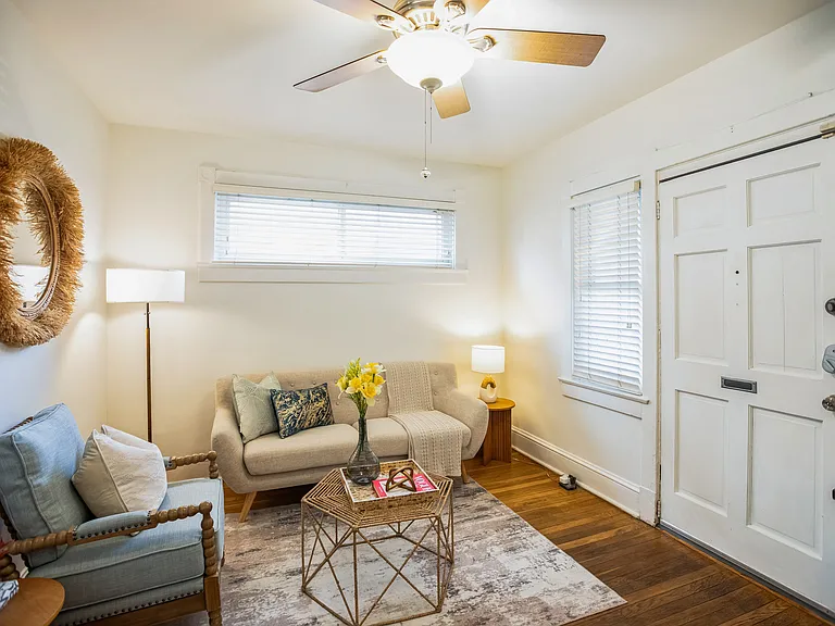1427 Kearny St NE — Photo 5