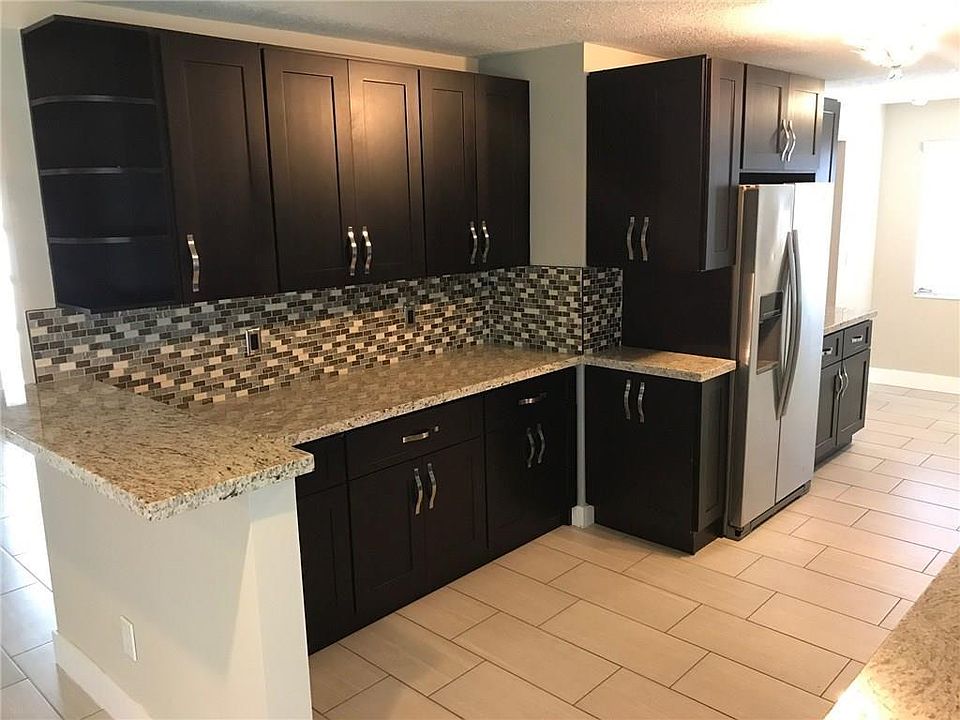 1st image of 624 N Highland Dr