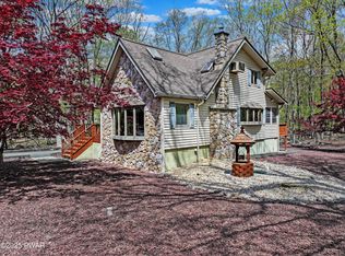 109 Glenbrook Dr, Dingmans Ferry, PA 18328