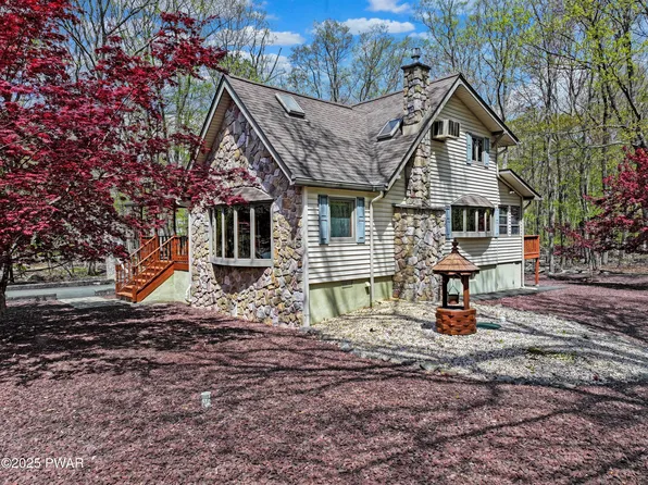 109 Glenbrook Dr, Dingmans Ferry, PA 18328