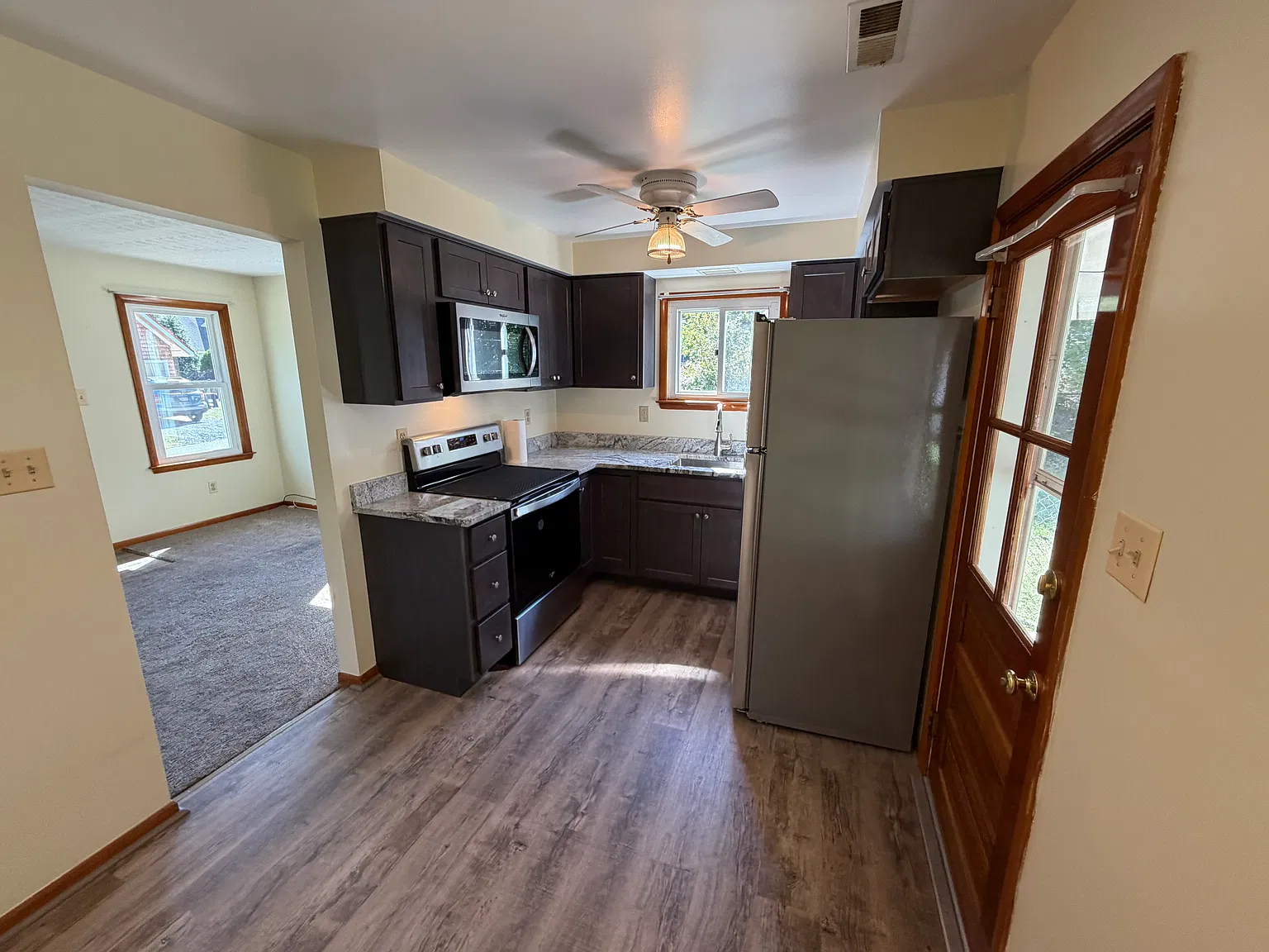 2 bed, 1000 sqft, $2,900 — Photo 3