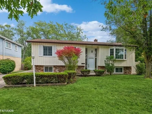 1135 S Summit Ave, Villa Park, IL 60181