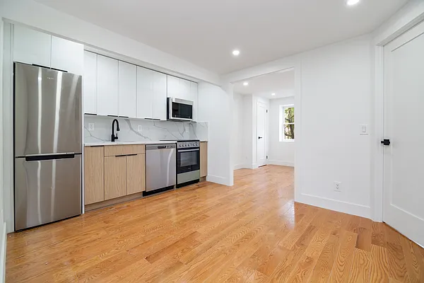 Rented by REAL New York | media 8