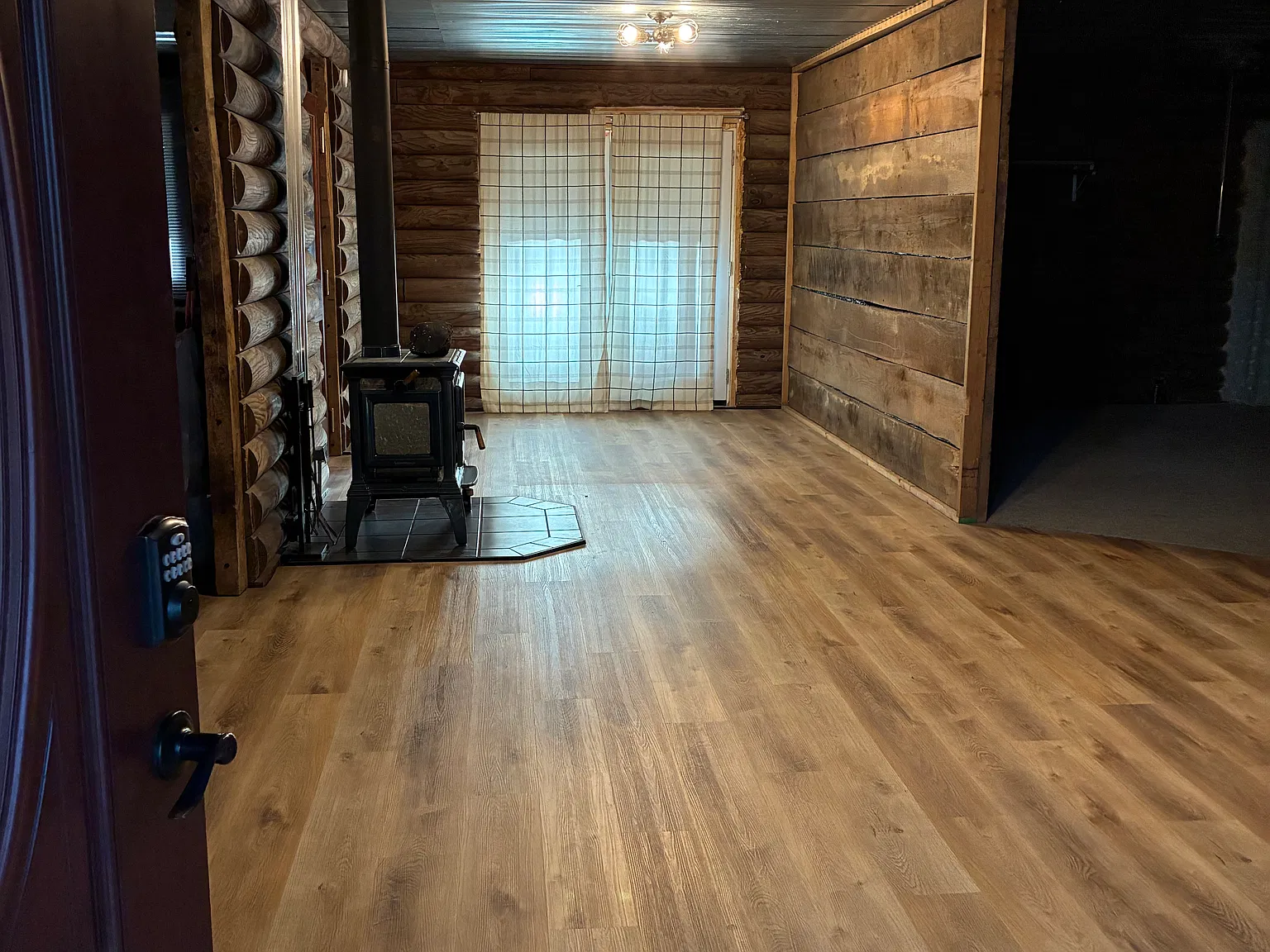 1 bed, 1200 sqft, $1,300 — Photo 4