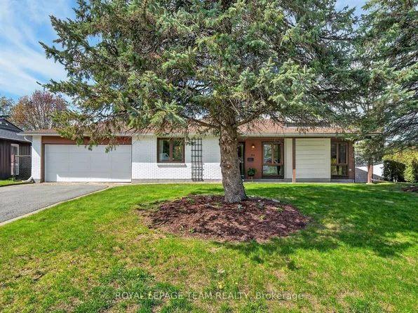21 Lindhurst Cres, Ottawa, ON K2G 0T8
