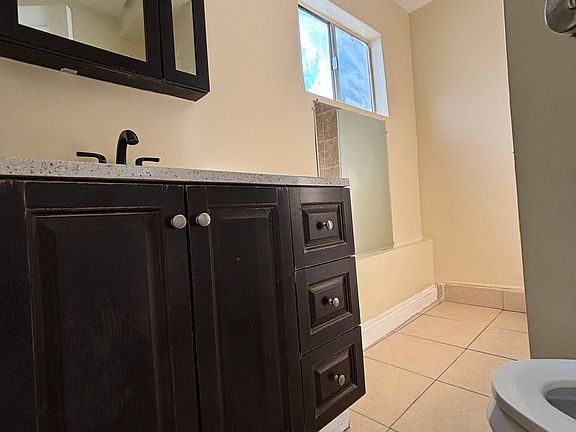 5th image of 1336 W 73rd St #5