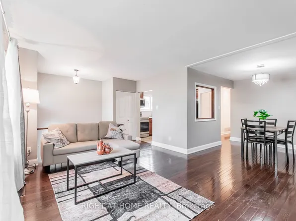 12 Murellen Cres, Toronto, ON M4A 2K5