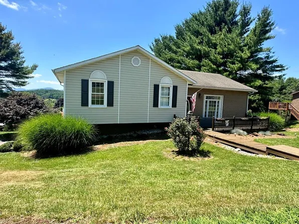 111 Sherry Ln, Galax, VA 24333