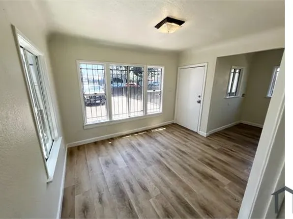 2915 W Florence Ave, Los Angeles, CA 90043