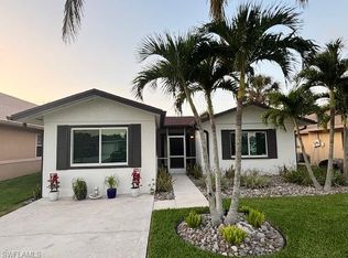 655 106th Ave N, Naples, FL 34108