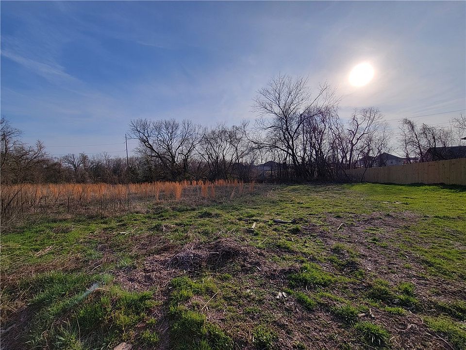 1st image of Briscoe Ln #9