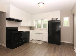 1312 W 4th St, Cedar Falls, IA 50613