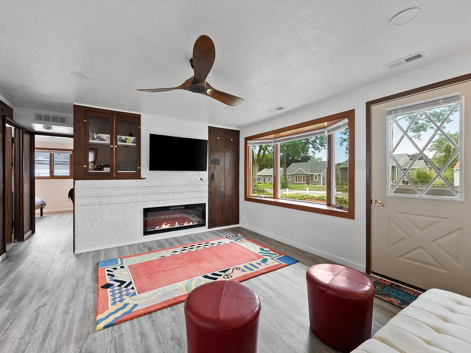 2 bed, 706 sqft, $2,000 — Photo 3