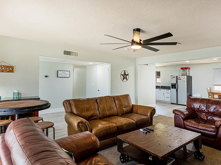 2312 Warbler Ln — Photo 4