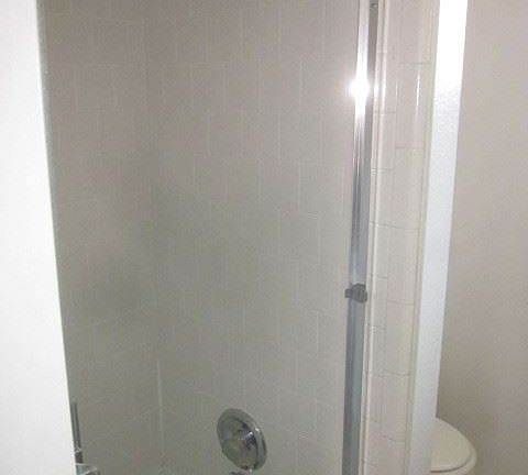 3rd image of 534 E Myrtle Ave