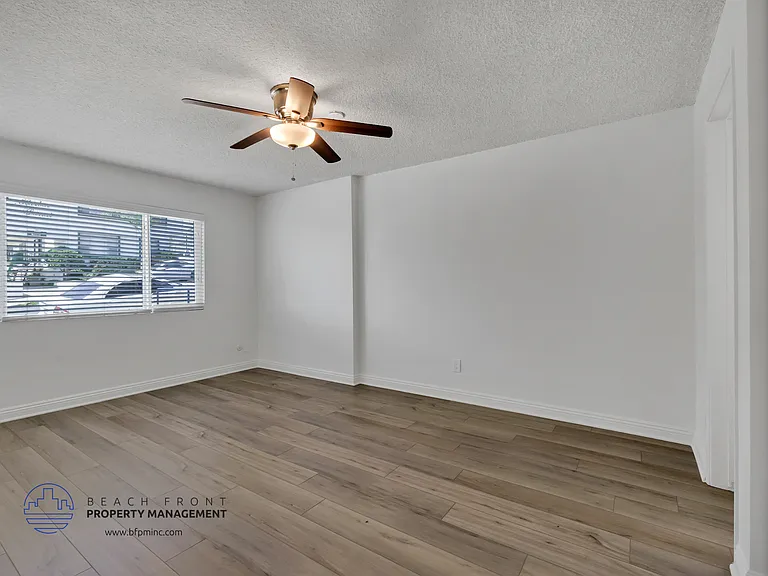 740 W 24th St. — Photo 38