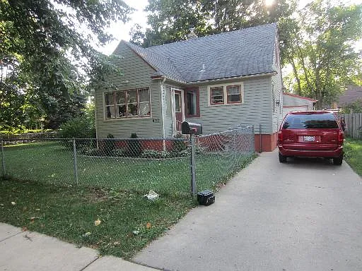 452 Porter Ct photo 1