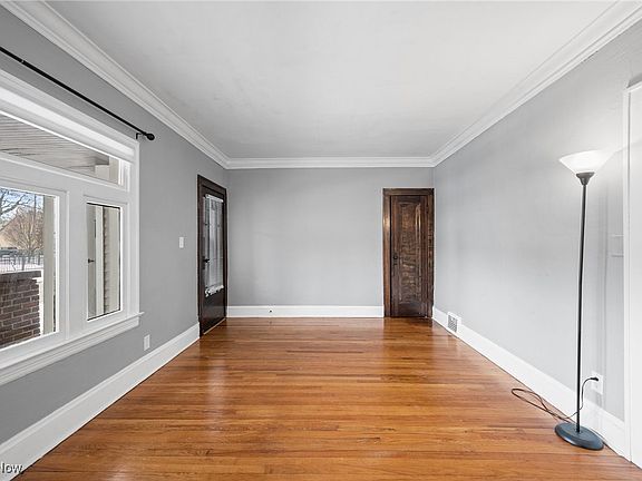 4th image of 2255 Olive Ave