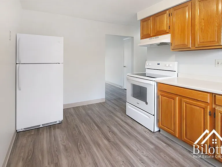 170 Pawtucket Ave — Photo 2