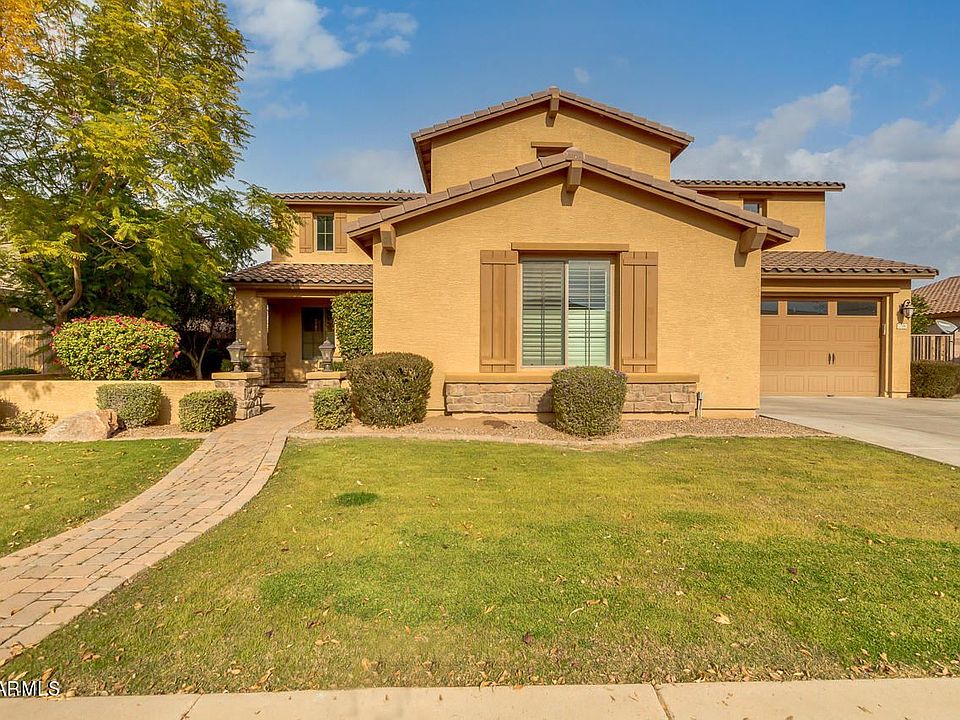 1st image of 2706 E Carob Dr
