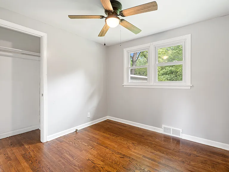 102 Oakridge Dr — Photo 11
