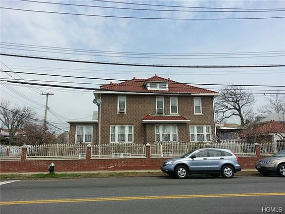 5th image of 2400 Laconia Ave