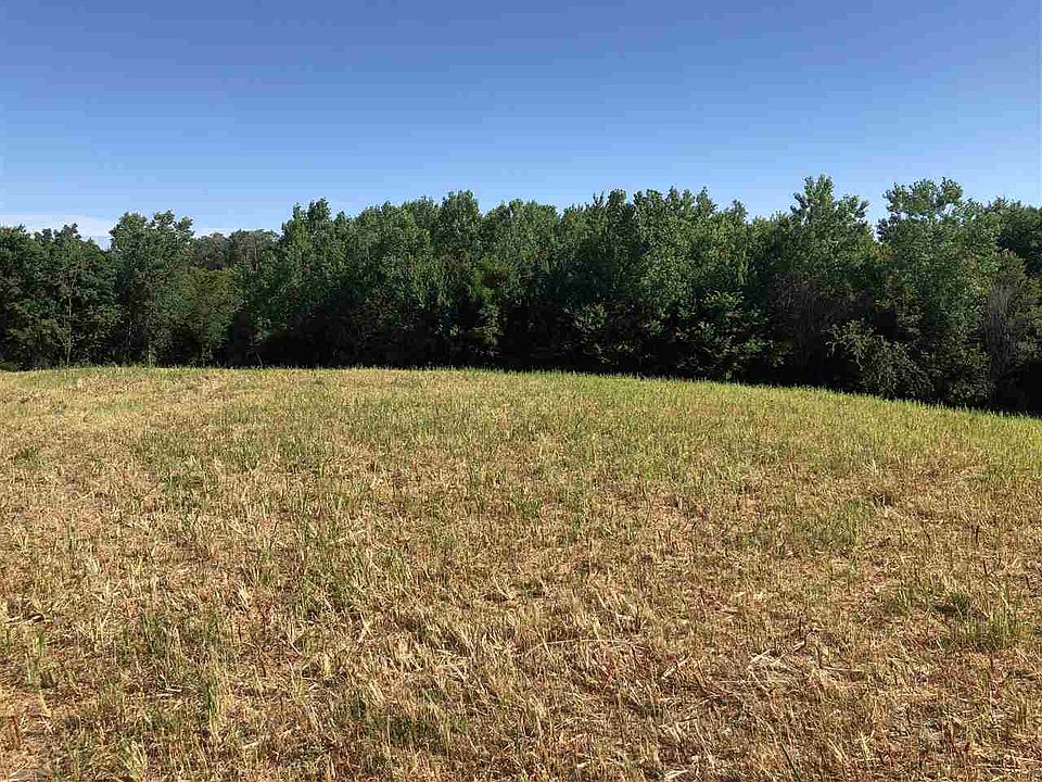 2nd image of 762 Silver Ln