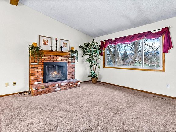 5th image of 708 Rocky Rd