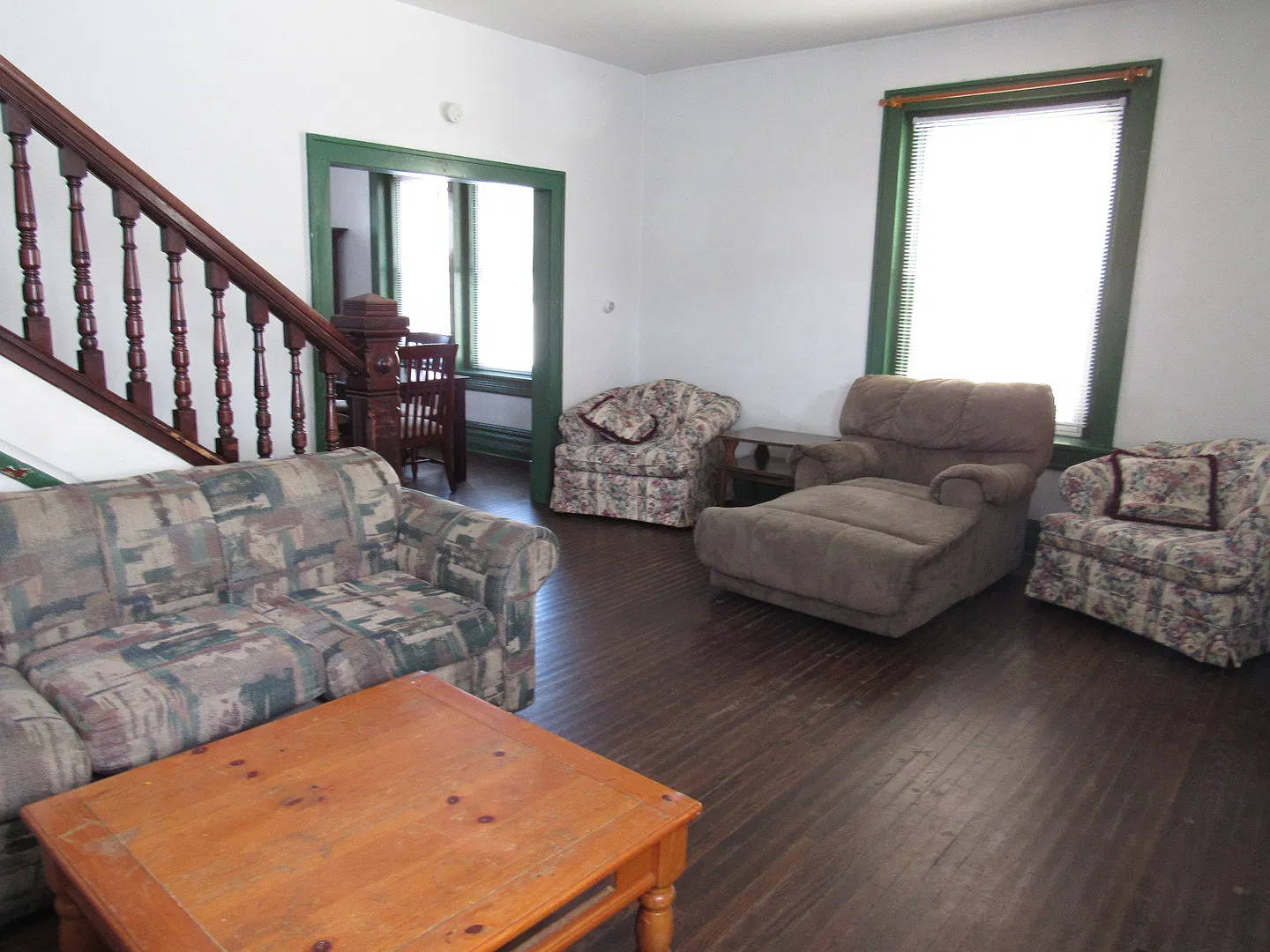 720-722 Klondyke Ave — Photo 4