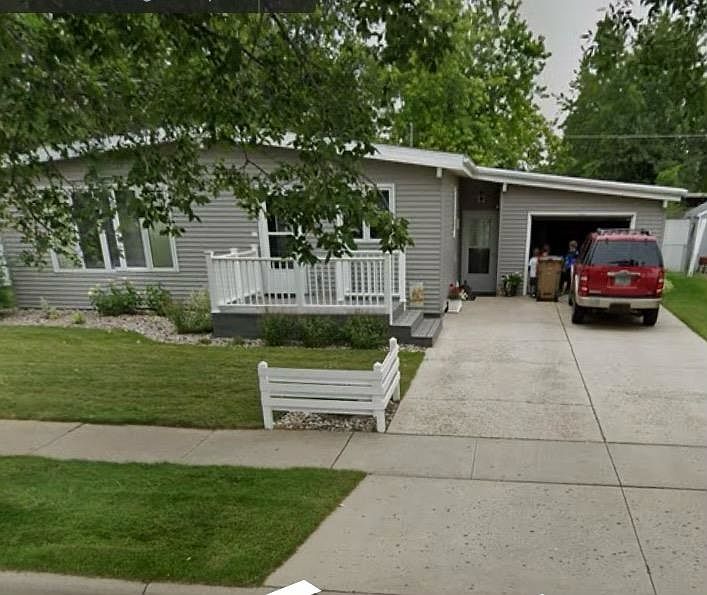 1st image of 2521 Skyline Dr