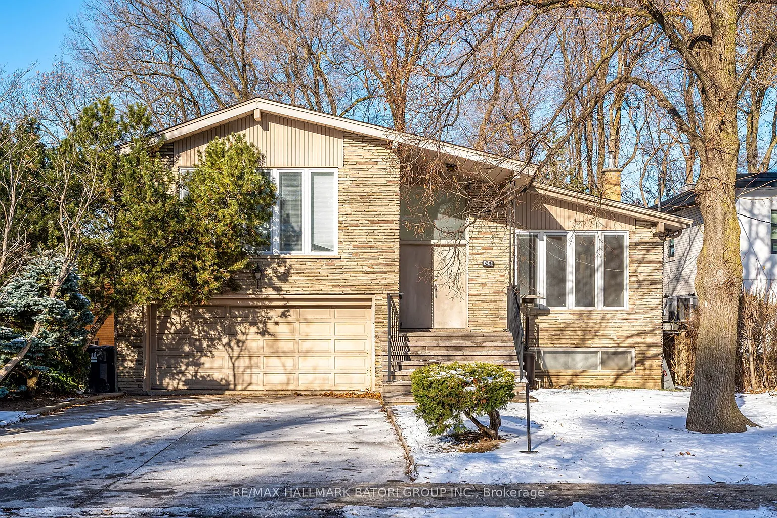 64 Prue Ave photo 1