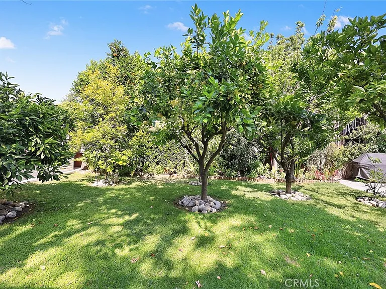 647 W Montecito Ave — Photo 23