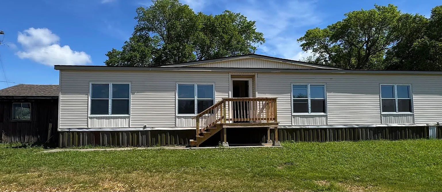 3 bed, $1,700 — Photo 1
