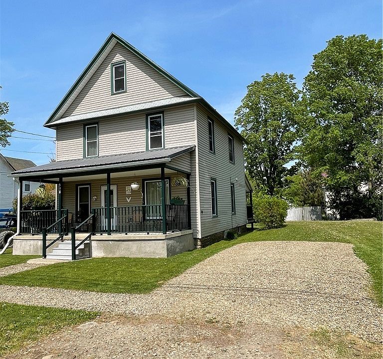 1st image of 318 1st St