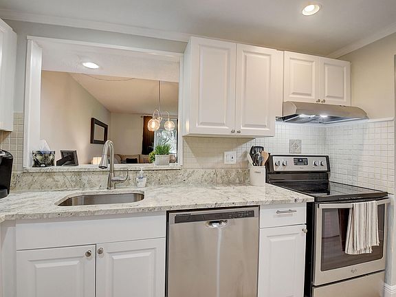 2nd image of 5220 Las Verdes Circle #205