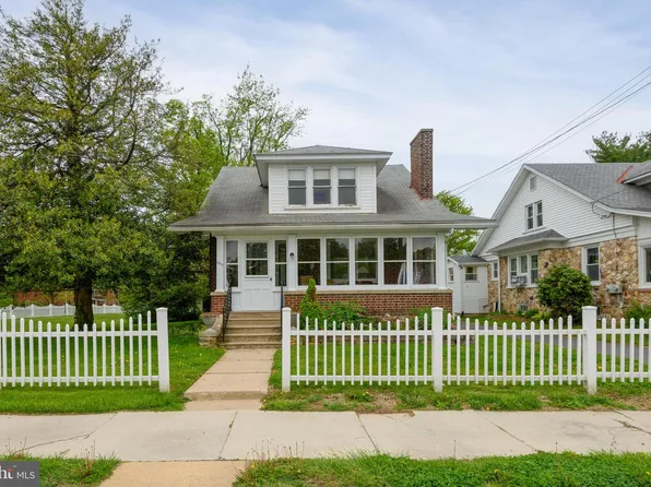 220 S 5th St, Oxford, PA 19363