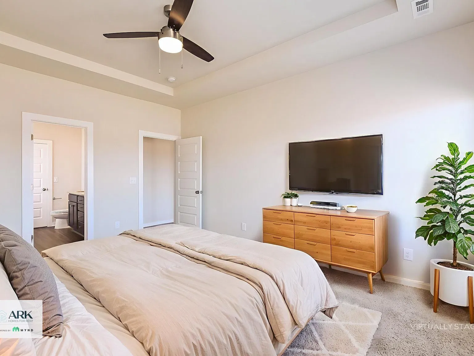 4 bed, 2.0 bath, 1574 sqft, $1,810 — Photo 4