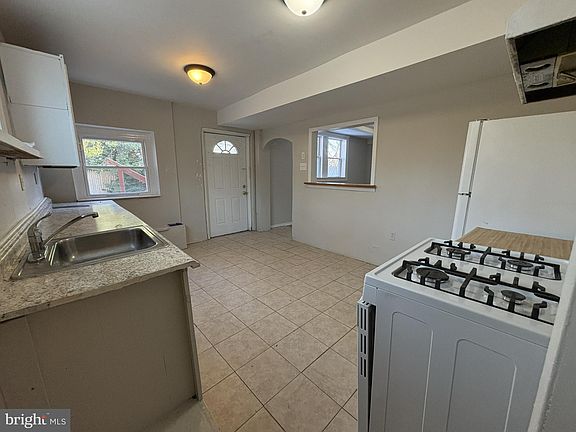 4th image of 165 Erial Rd