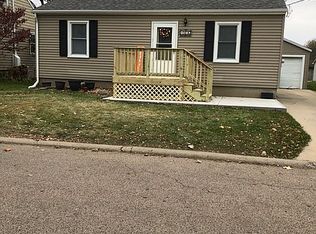 1806 Prospect Ave, Peru, IL 61354