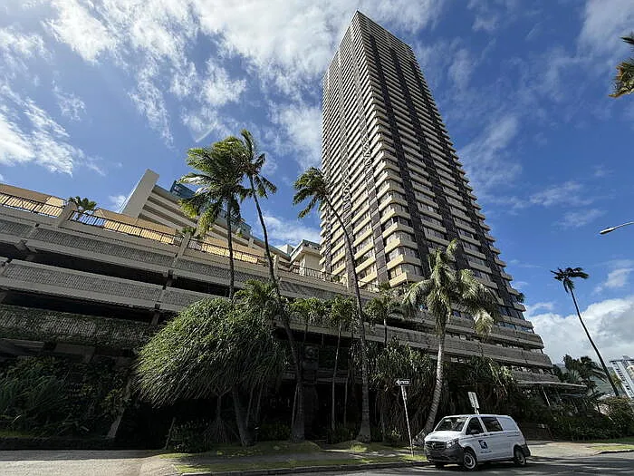 444 Niu St