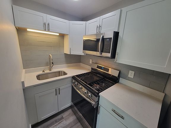 4th image of 7 High St #11