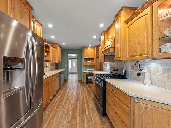 5th image of 308 Plymouth Ln