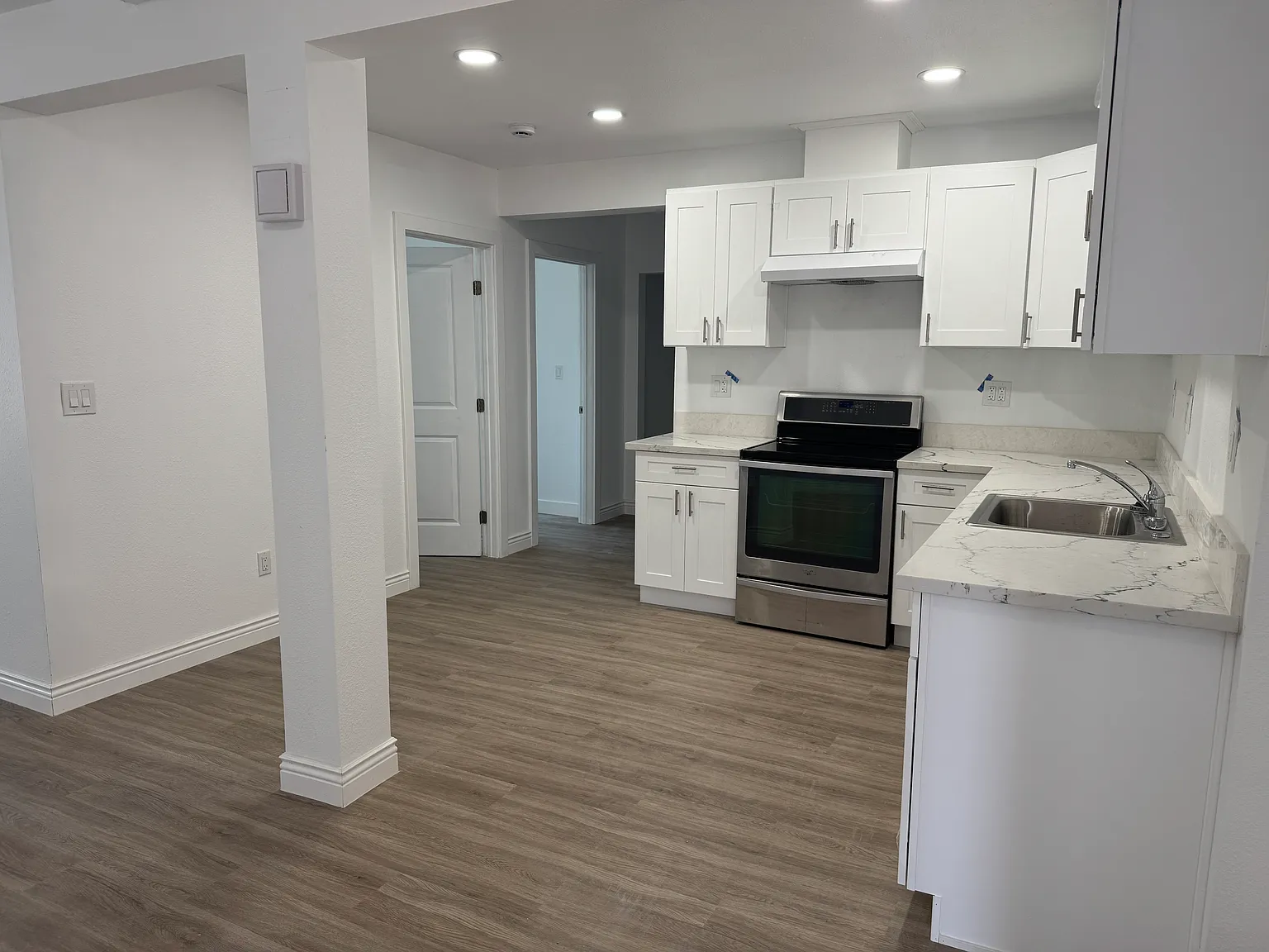 2 bed, 600 sqft, $2,500 — Photo 2