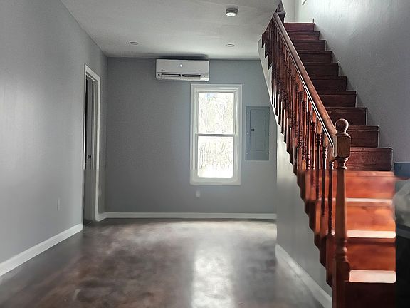 3rd image of 169 Mansion St Unit 3