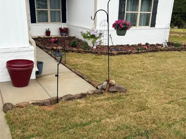 7401 Huntland Dr, Cottondale, AL 35453