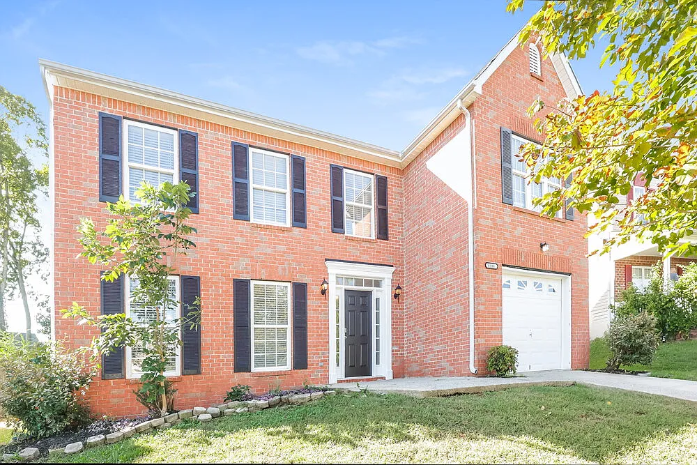 4 bed, 2.5 bath, 2104 sqft, $2,315 — Photo 1