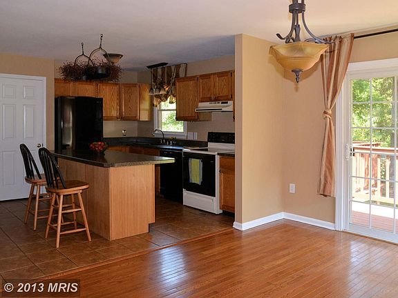 4th image of 615 Winterberry Dr