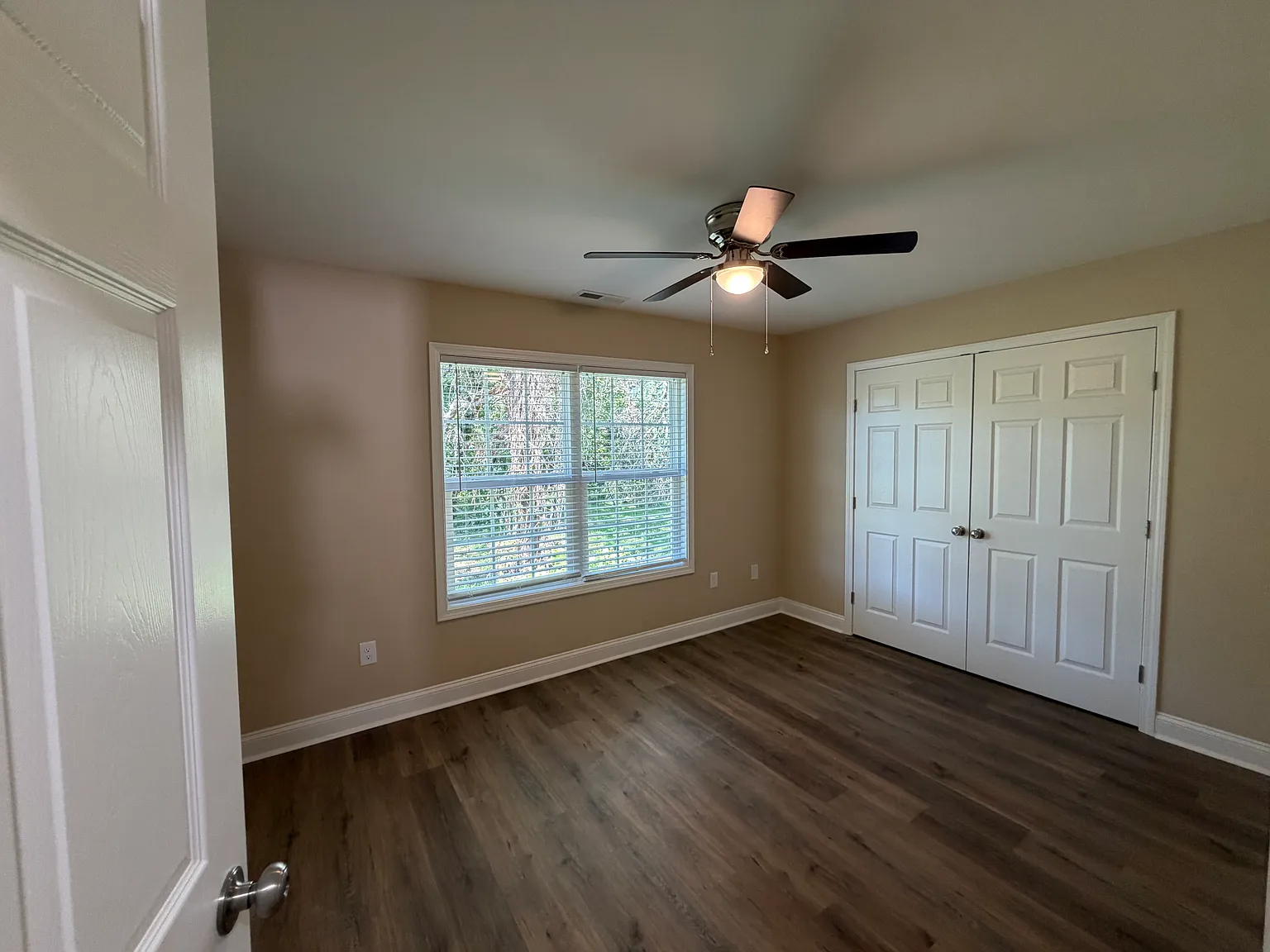 2 bed, $1,400 — Photo 4