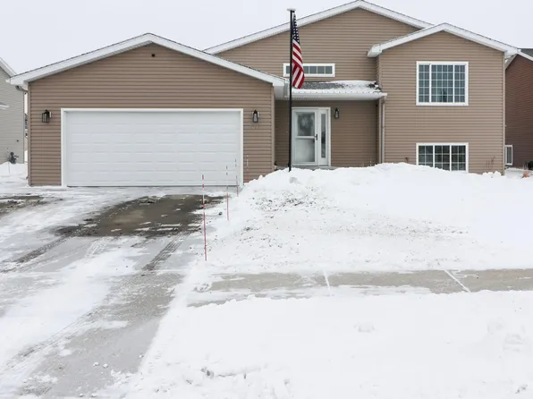 5217 47th Ave S, Fargo, ND 58104