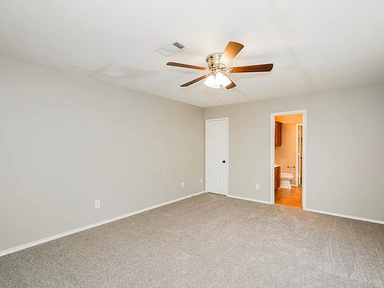 5828 Ridge Lake Dr — Photo 11